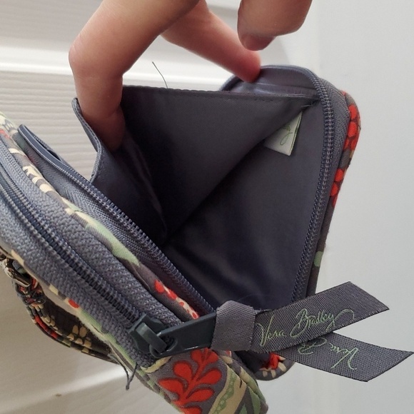 Vera Bradley All in One Crossbody Bag/ wristlet in Nomadic Floral - Picture 7 of 9